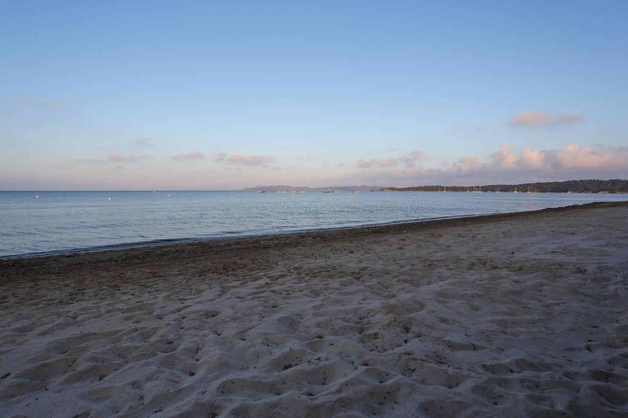 Appartements Acces Prive Plage De La Bergerie Hyères Exteriér fotografie