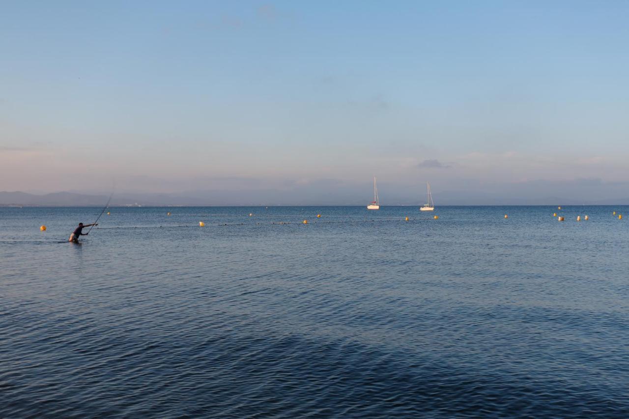 Appartements Acces Prive Plage De La Bergerie Hyères Exteriér fotografie