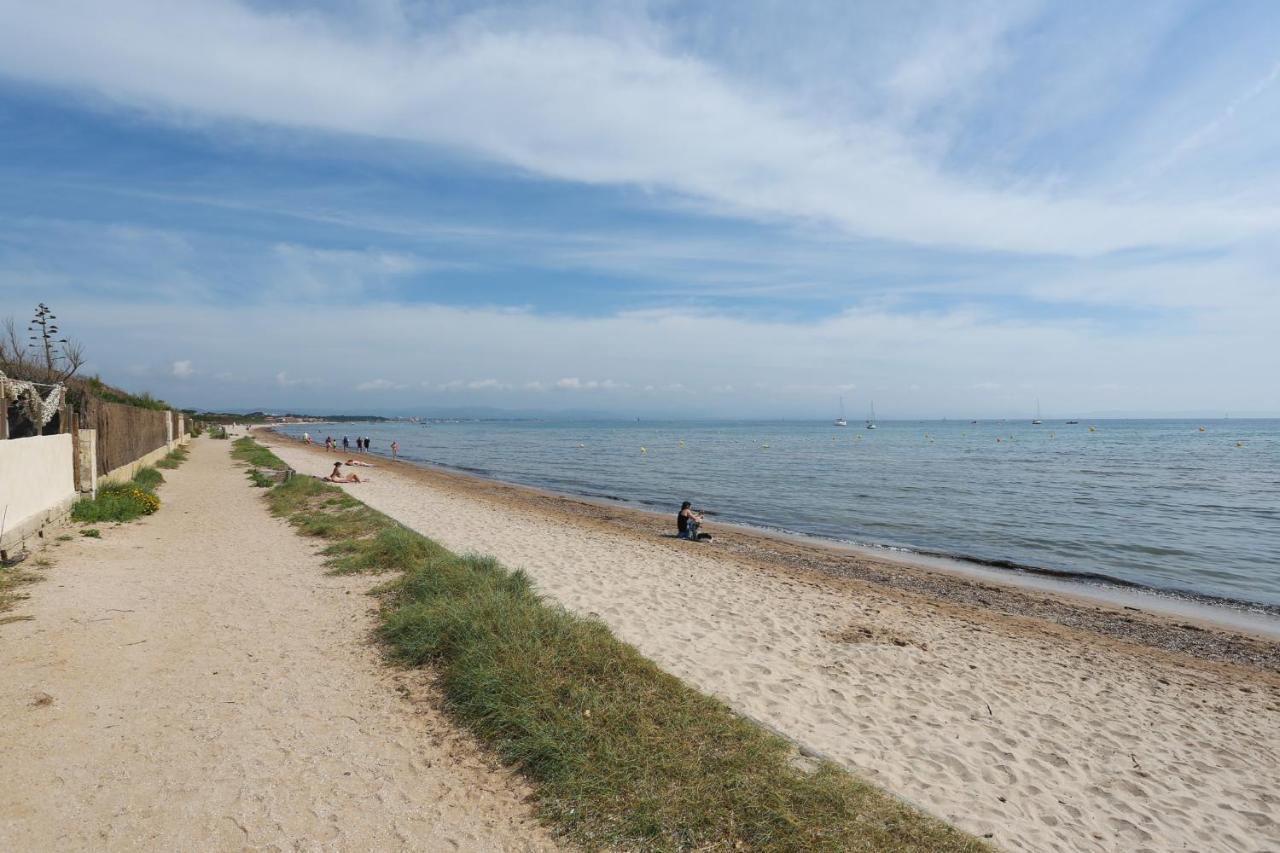 Appartements Acces Prive Plage De La Bergerie Hyères Exteriér fotografie